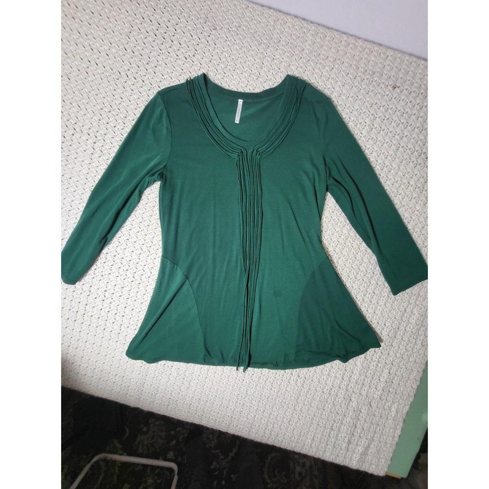 Passports Tunic Top Womens Medium Green Excellent Pintuck Pleated 3/4 Sleeve
